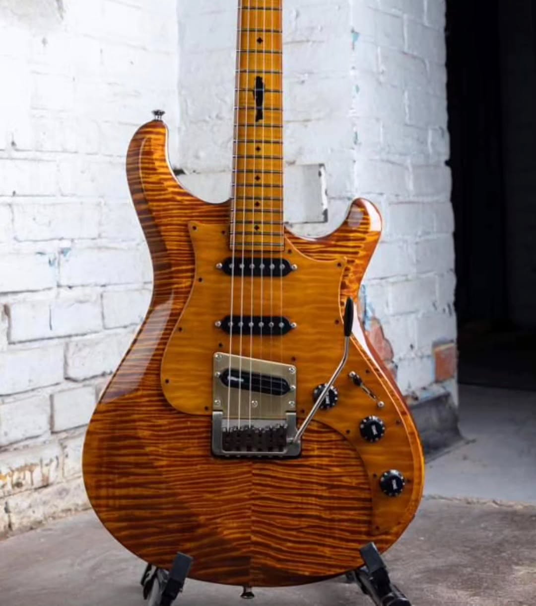 Knaggs Guitars News: 04/12/2023