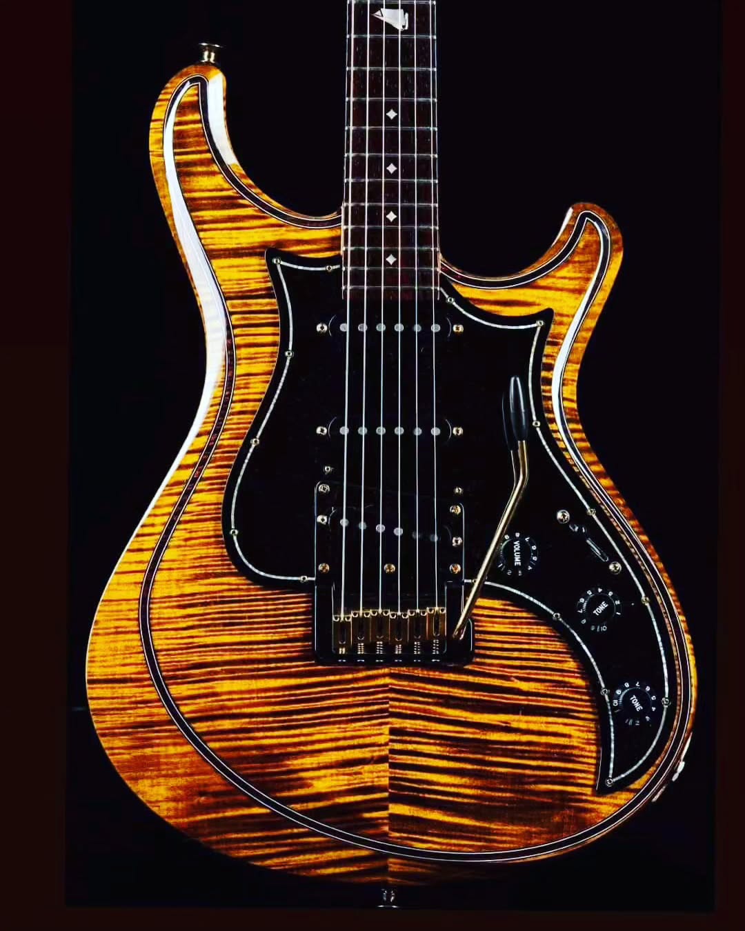 Knaggs Guitars News: 18/12/2023