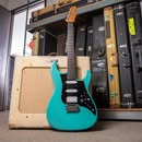 Ocean Turquoise Studio Elite — James Tyler’s Boutique Guitar That Cuts Through Synth-Heavy Mixes