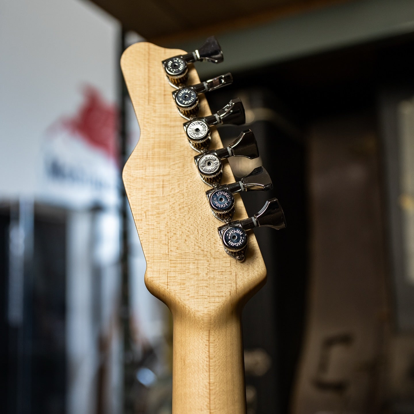James Tyler USA Studio Elite HD in Caramel Cappuccino Shmear with Vintage White Pearl pickguard