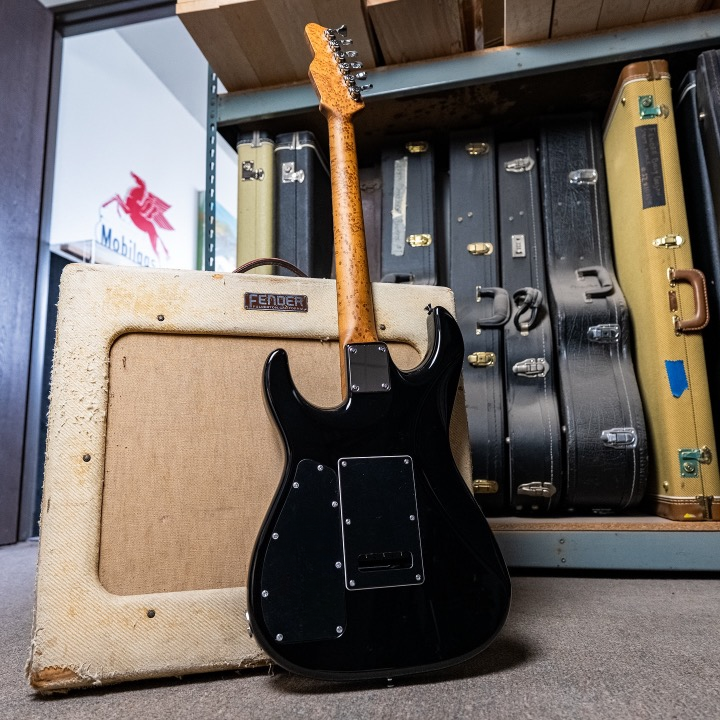 James Tyler USA Studio Elite HD-P with a quilted maple top and a roasted maple neck in Blue Burst finish