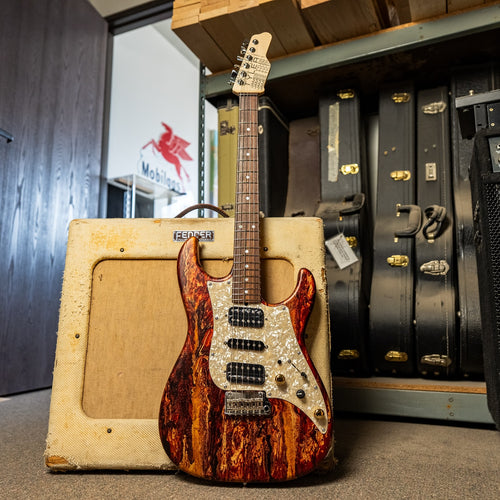 James Tyler USA Studio Elite HD in Caramel Cappuccino Shmear with Vintage White Pearl pickguard
