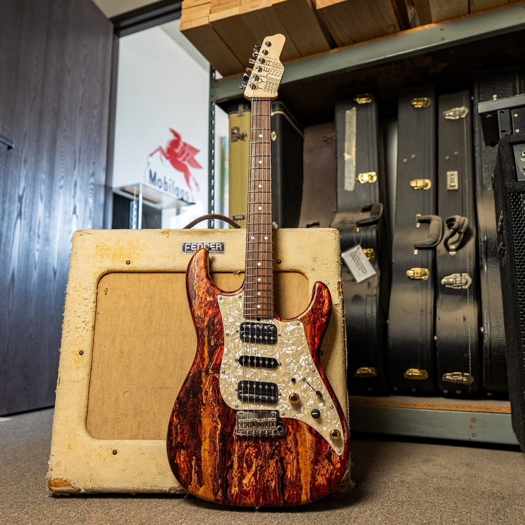 James Tyler USA Studio Elite HD in Caramel Cappuccino Shmear with Vintage White Pearl pickguard