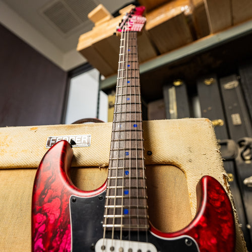 James Tyler USA Studio Elite HD – Reverse Jimburst over Cherry Red Shmear