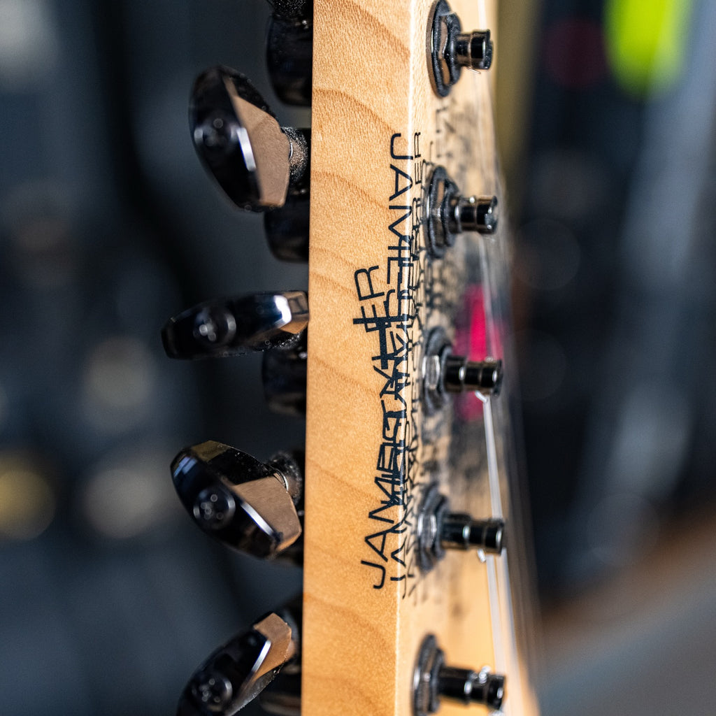 James Tyler USA Studio Elite HD – Natural 5A Quilt Maple with Bare Arm Contour in Vintage Psychedelic Vomit