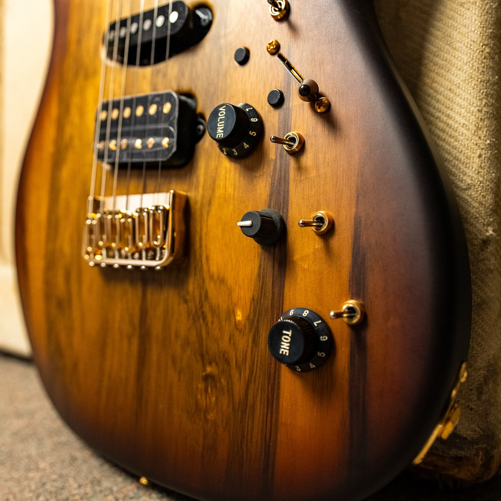 James Tyler USA Studio Elite – Brown Burst (Black Limba)