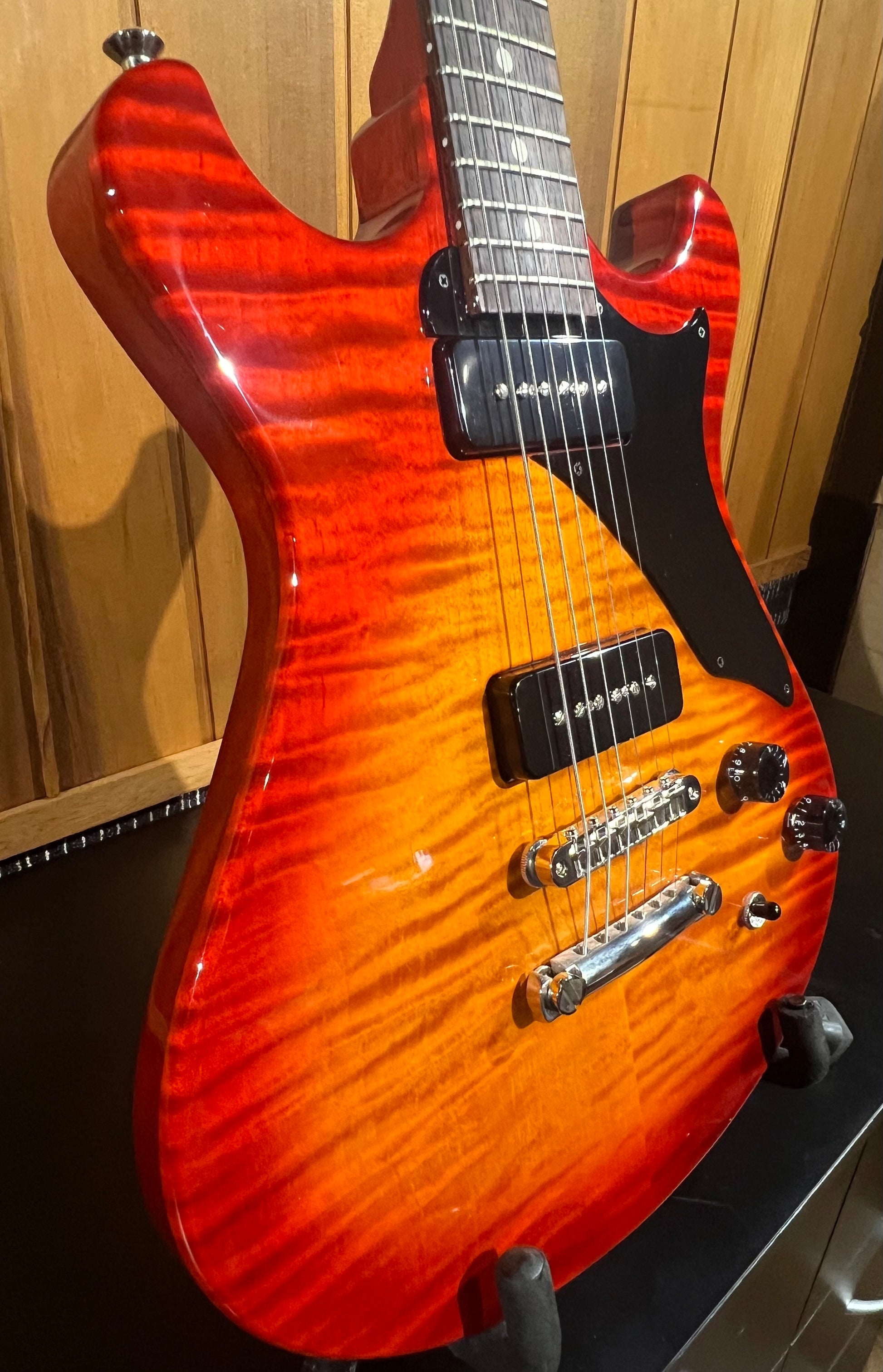 Knaggs Guitars - Keya “J” MT # 353, Cherry Burst