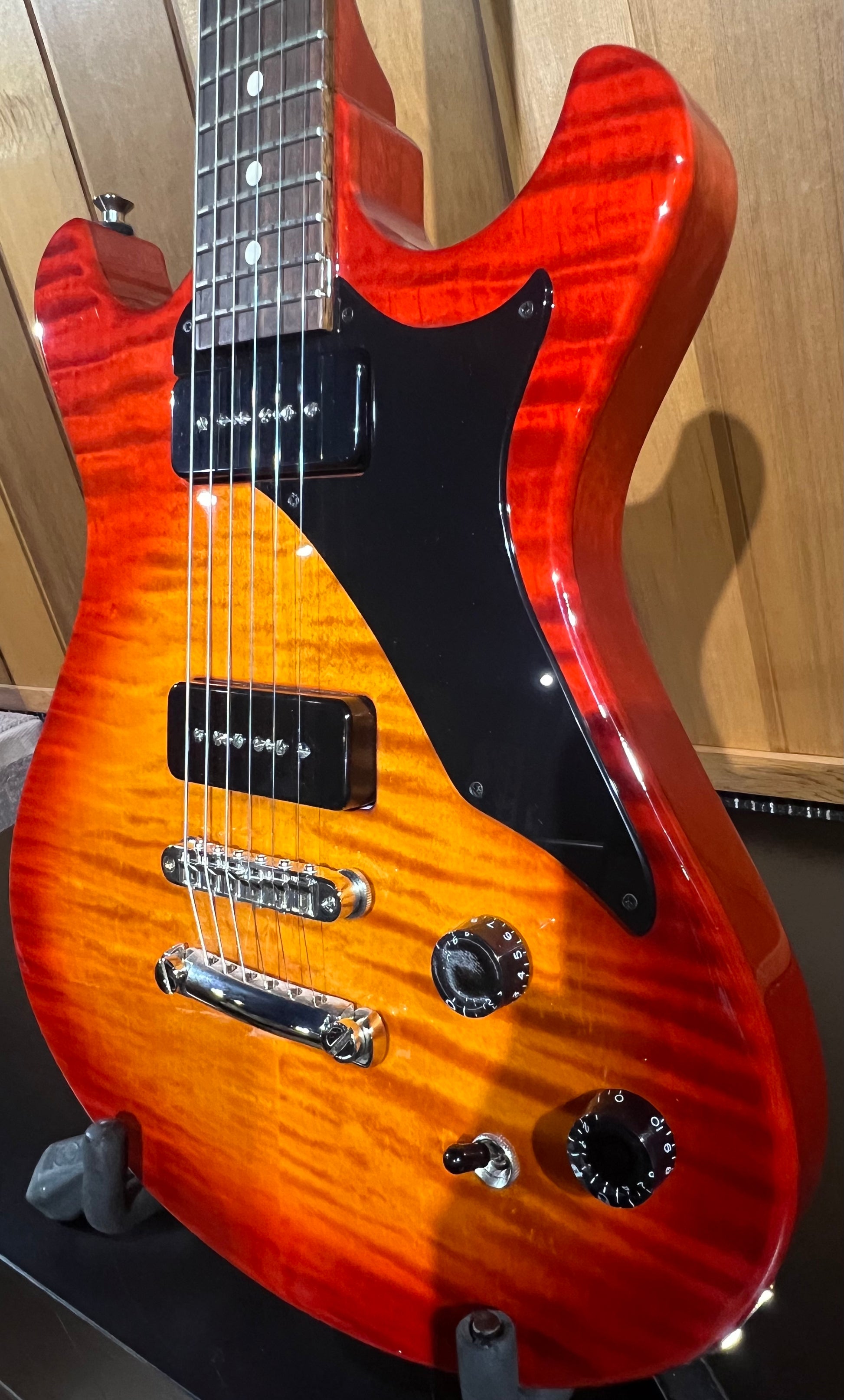 Knaggs Guitars - Keya “J” MT # 353, Cherry Burst