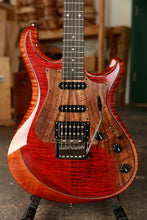 Load image into Gallery viewer, Knaggs USA Severn Aged Scotch 2 Tone T2 Top Diamond Inlay