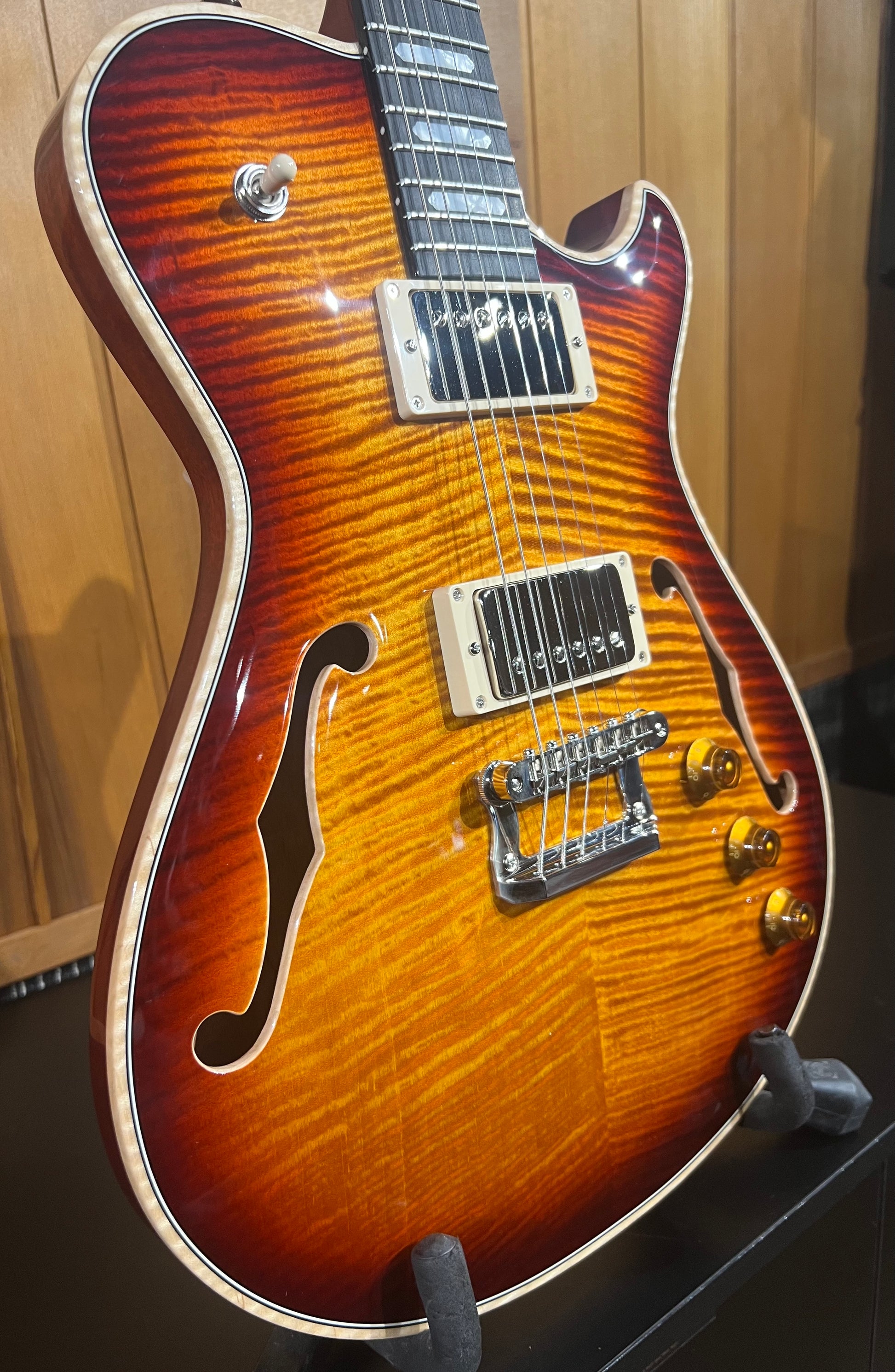 Knaggs Guitars - Chena, 454, Dark Cherry Burst