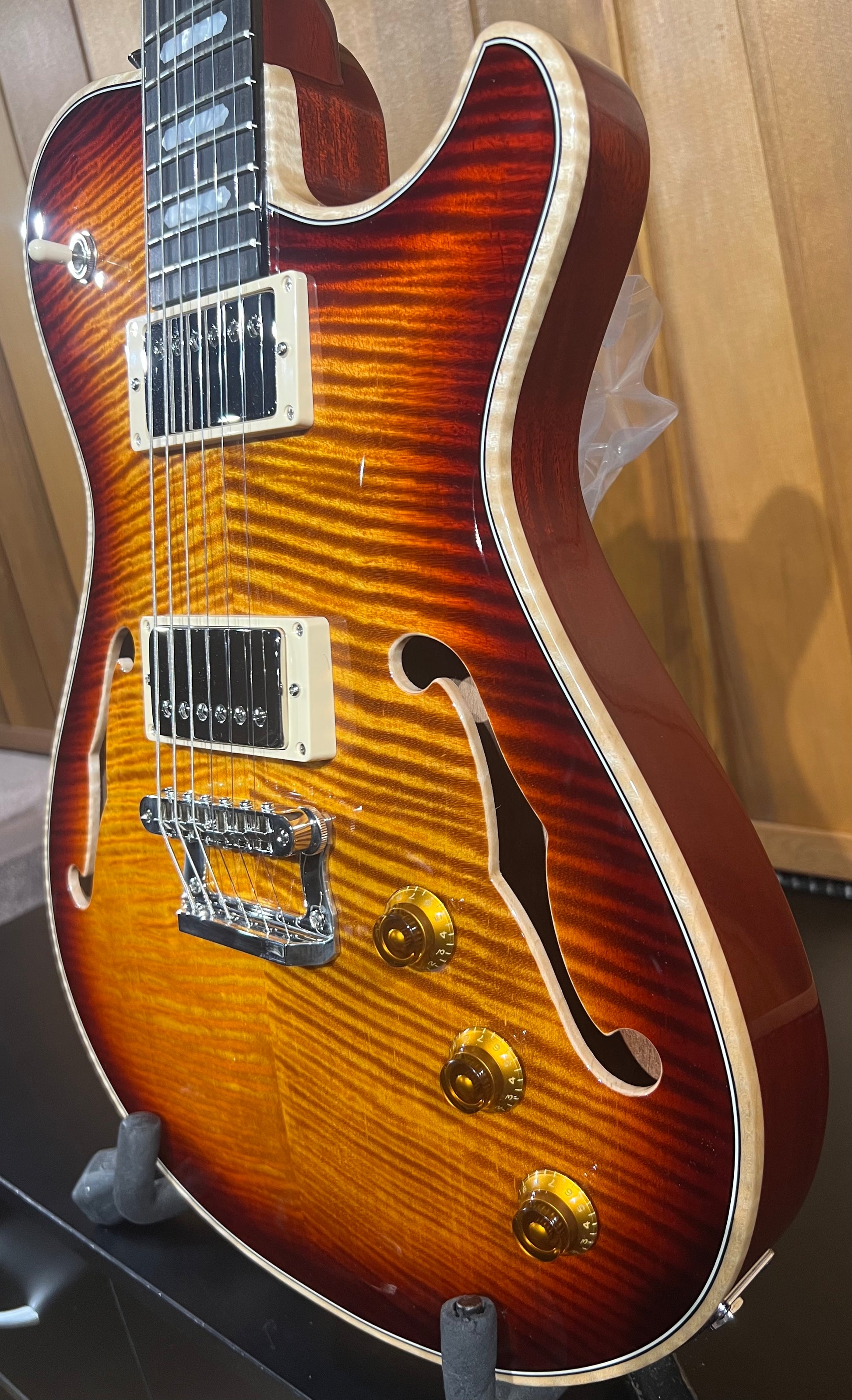 Knaggs Guitars - Chena, 454, Dark Cherry Burst