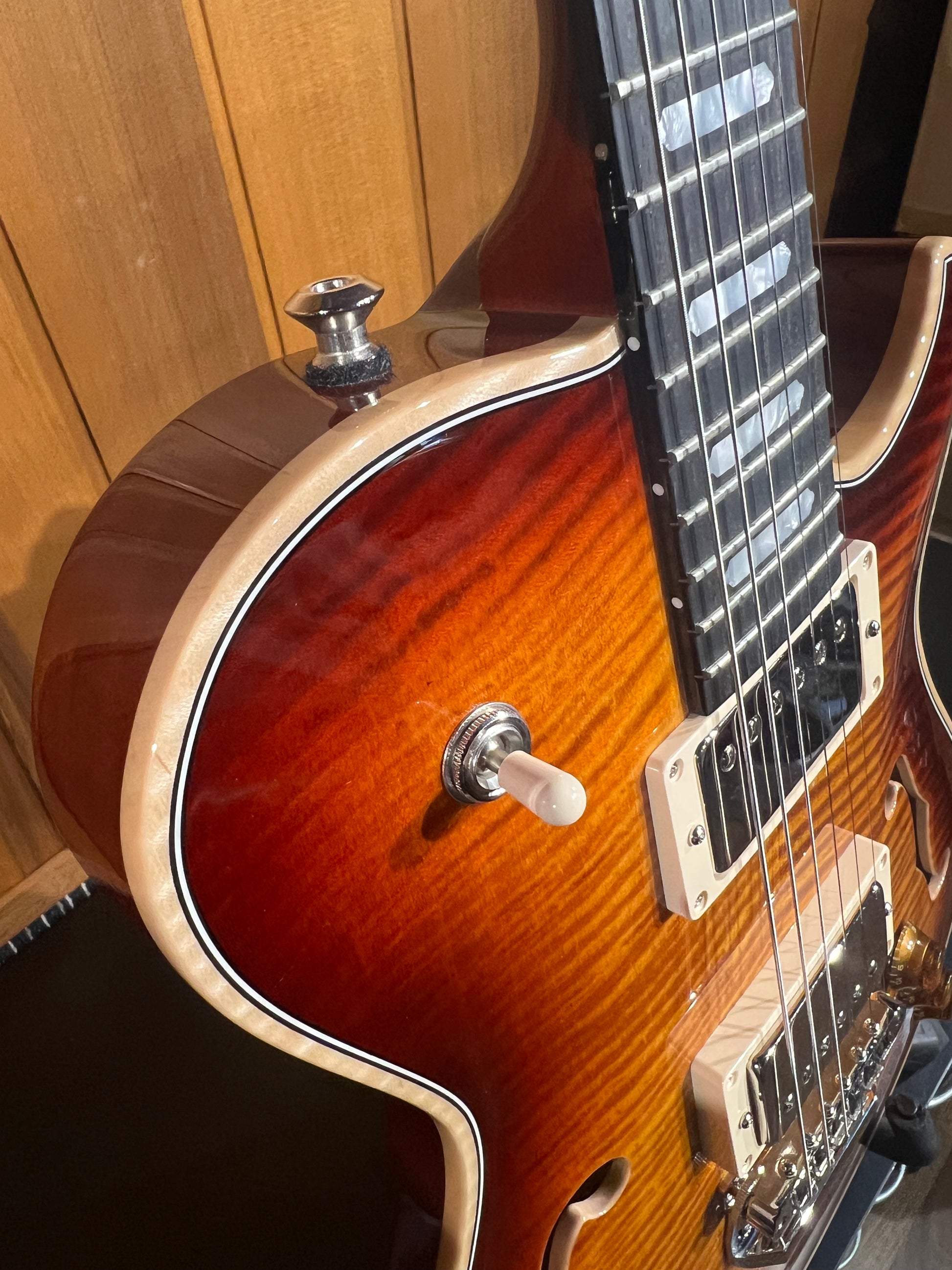 Knaggs Guitars - Chena, 454, Dark Cherry Burst