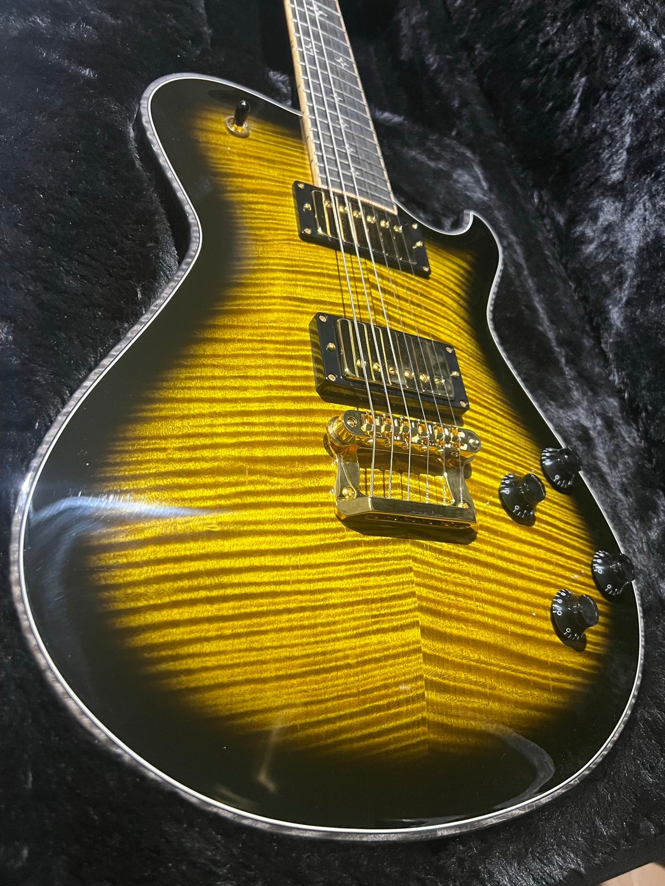 Knaggs Guitars - Kenai, # 2200, Sunflower Black Burst