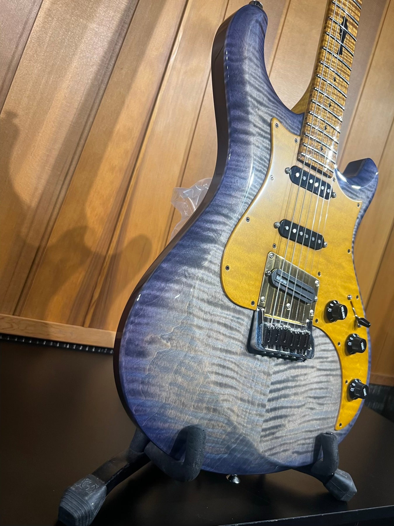 Knaggs Guitars - Severn Larry Mitchell in Blueburst  #66