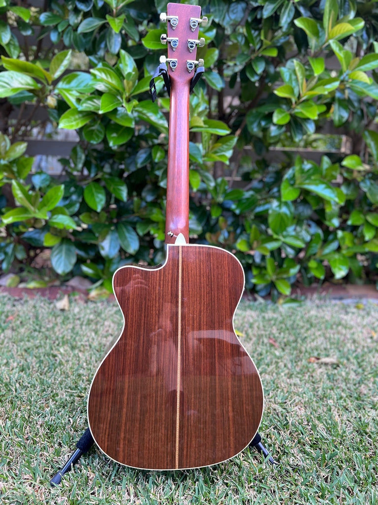 Martin OMC16RE-Aura  (Second Hand)