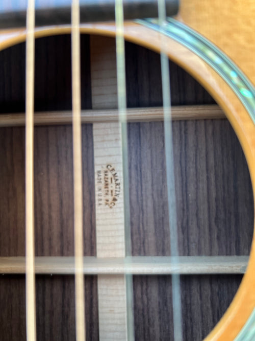 Martin OMC16RE-Aura  (Second Hand)