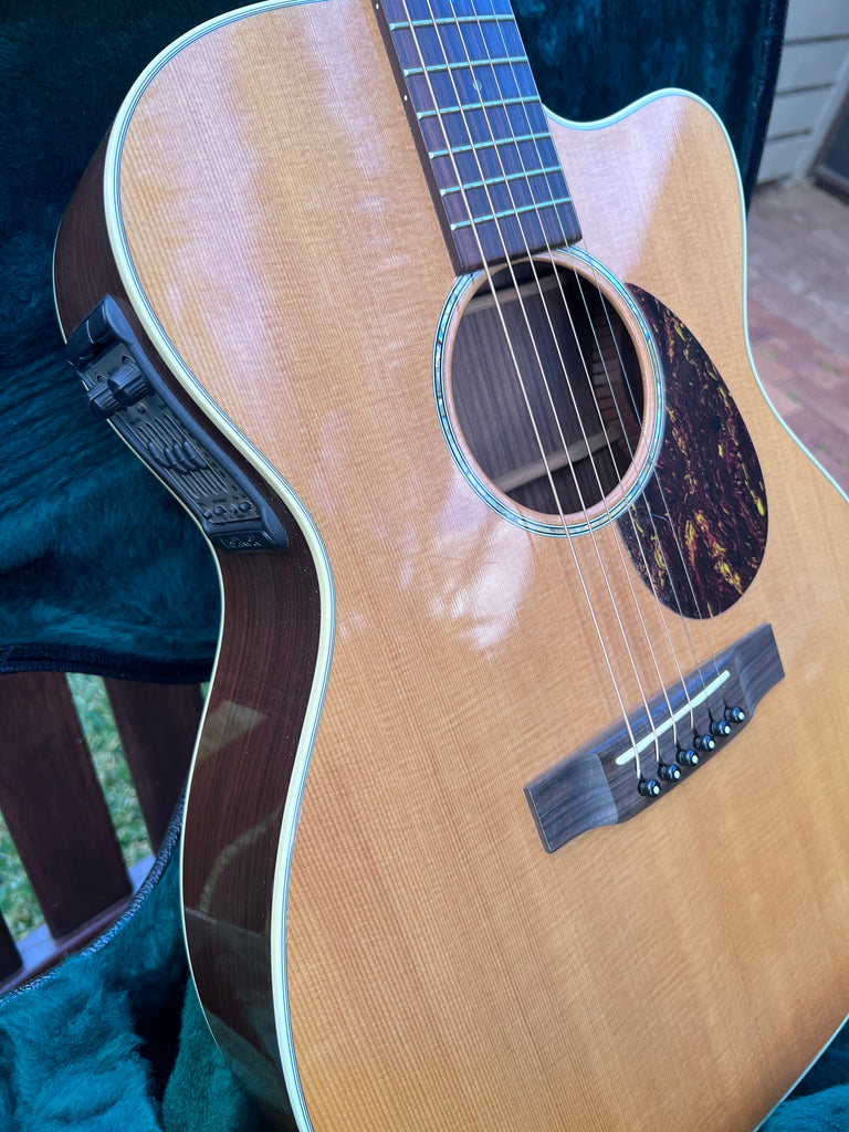 Martin OMC16RE-Aura  (Second Hand)