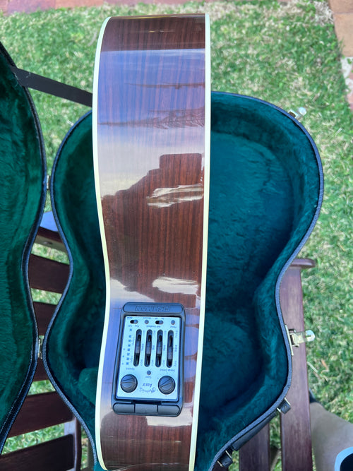 Martin OMC16RE-Aura  (Second Hand)