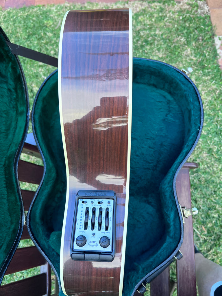 Martin OMC16RE-Aura  (Second Hand)