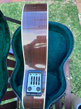 Load image into Gallery viewer, Martin OMC16RE-Aura  (Second Hand)