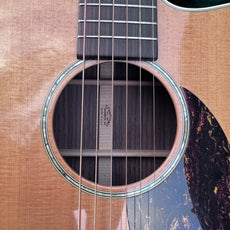 Martin OMC16RE-Aura  (Second Hand)