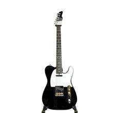 Load image into Gallery viewer, James Tyler Guitars - MIJ - Tylerbaster - Black